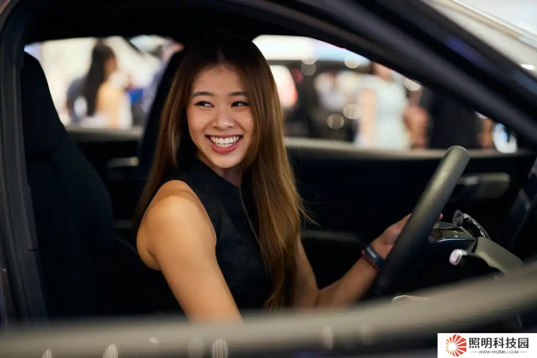 哪吒汽车：哪吒 X / AYA 在新加坡上市，新门店不久后将在该国开业