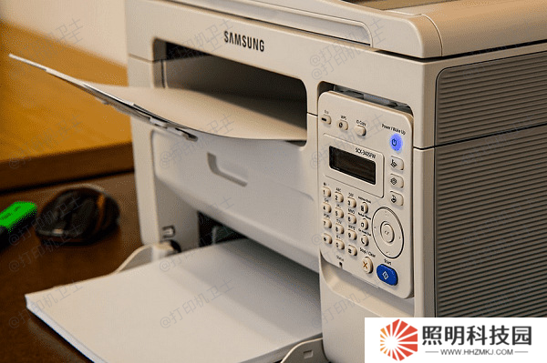 检查U盘的格式与兼容性