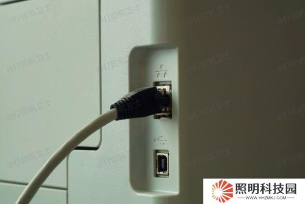 检查USB端口和数据线