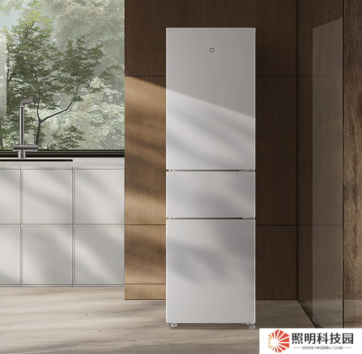 小米米家冰箱三门 215L 上市：五档电子调温，899 元